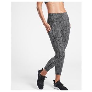 Athleta Ultimate Stash Pocket Textured 7/8 Tight